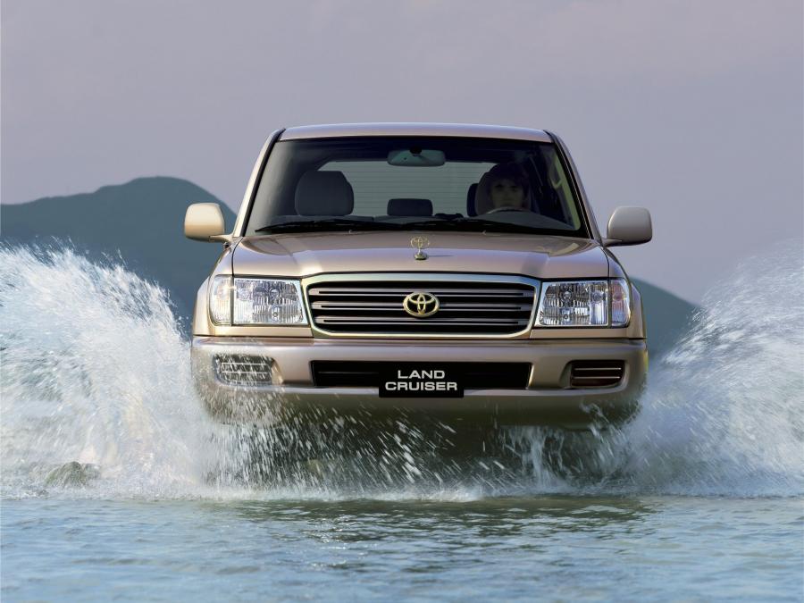  Toyota Land Cruiser 100 VX 2002 года  (CN) (фото 2 из 3)